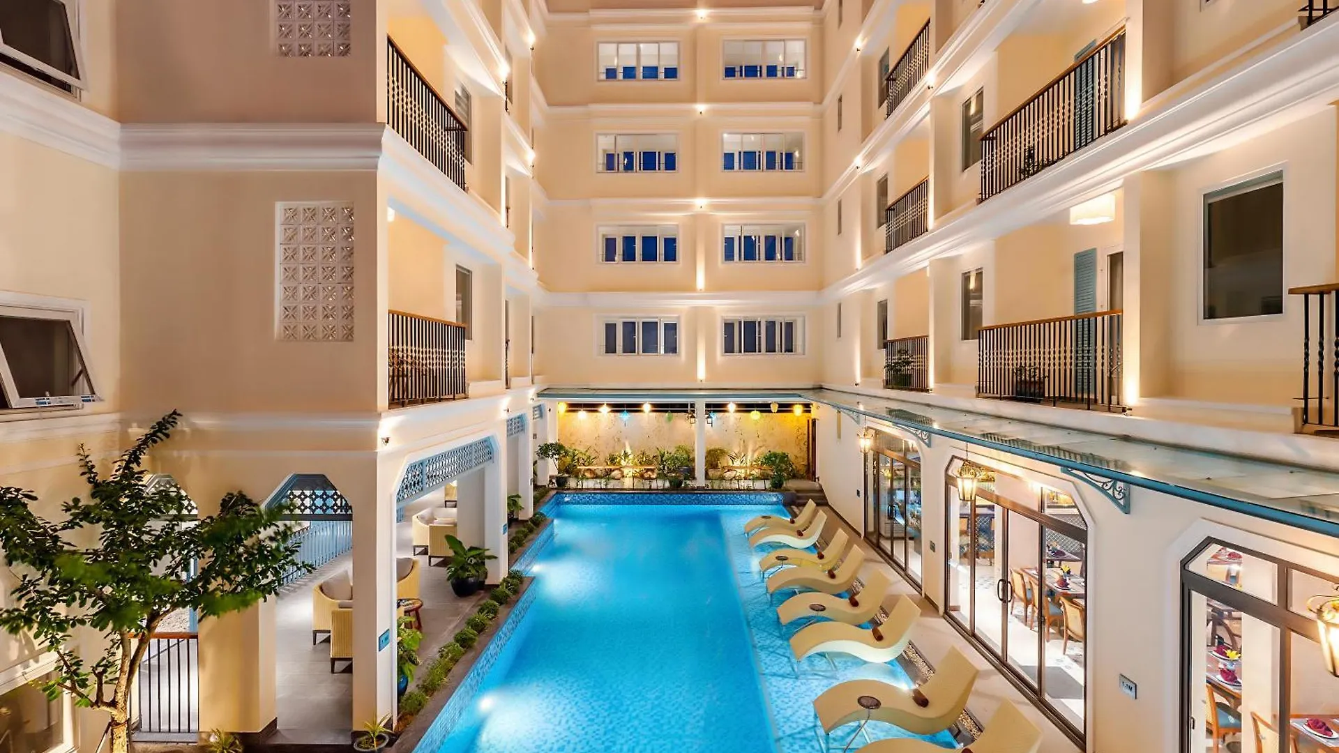Amina Lantana Hoi An Hotel & Spa 4*,